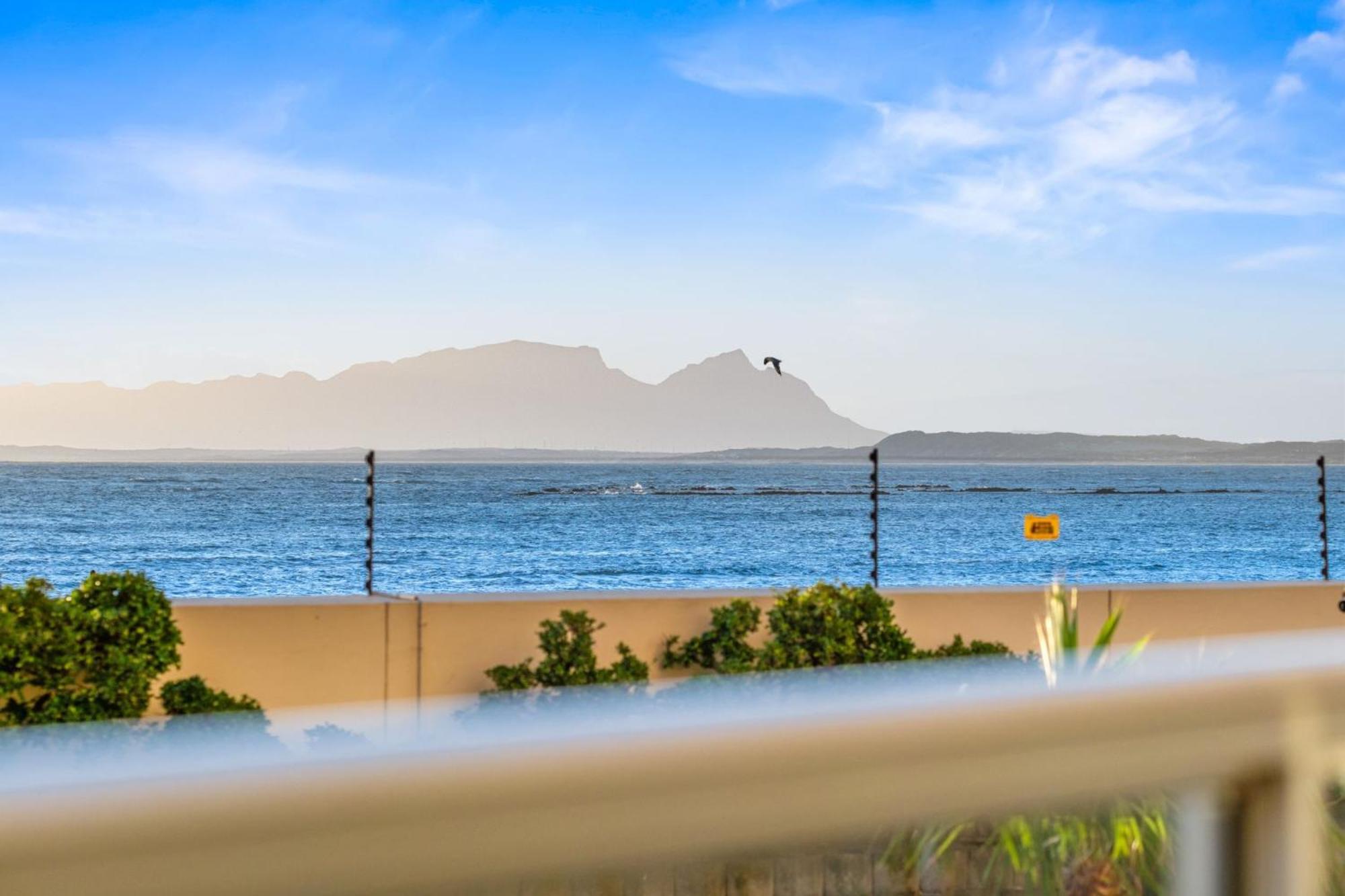 Searenity Views By Host Agents Apartment *