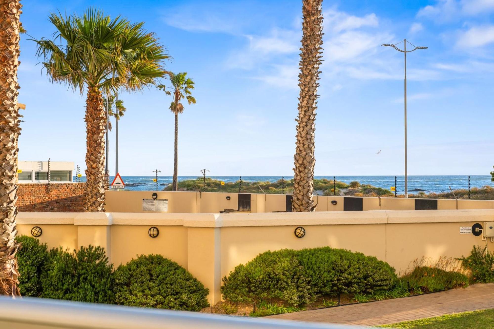 Searenity Views By Host Agents Apartment