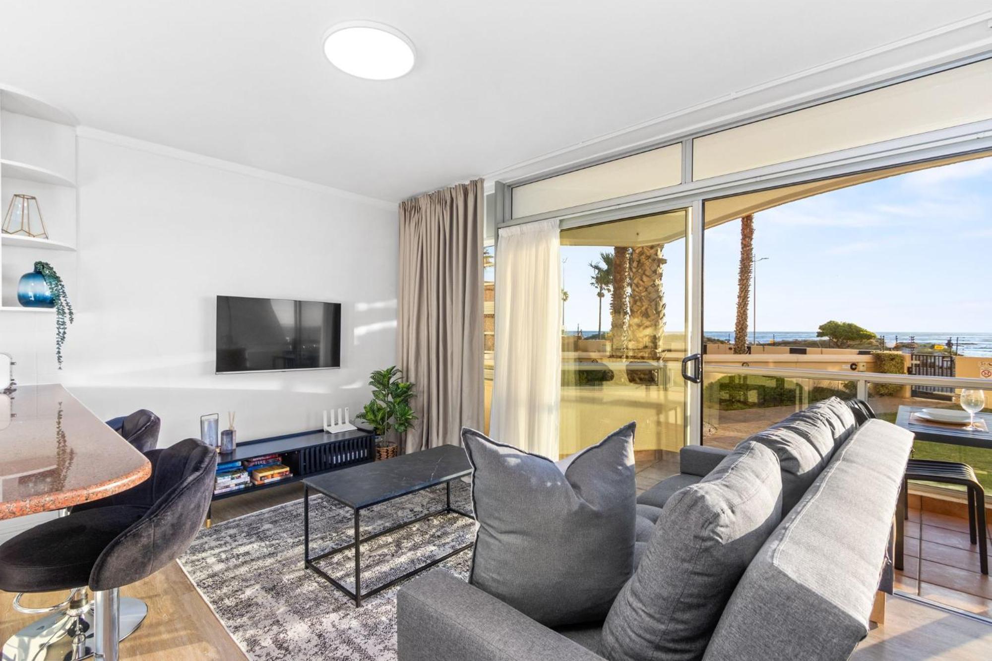 Searenity Views By Host Agents Apartment